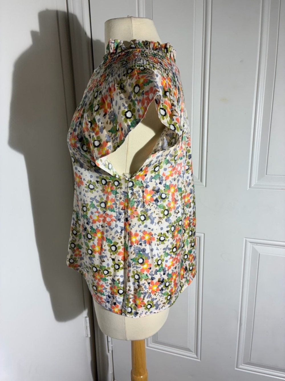 Women's Moodie Floral
Smocked Neck Blouse XS Boho Cottagecore Flutter Sleeve Top - Picture 10 of 14